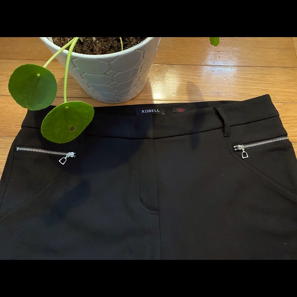 Black Trousers With Zipper Detail